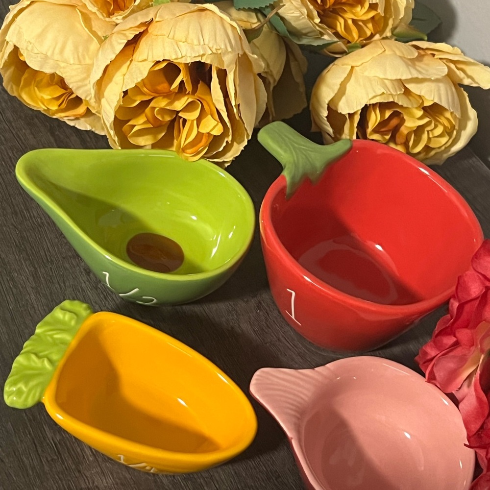Rae Dunn Colorful Measuring Cups Set - Picture 9 of 9